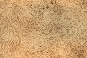 Pappel-Maserholz, hell mit dichten, braunen Maseraugen